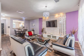 Luxury 5BR Dallas Retreat with Business Amenities - Perfect for Business Travelers, Families & Groups